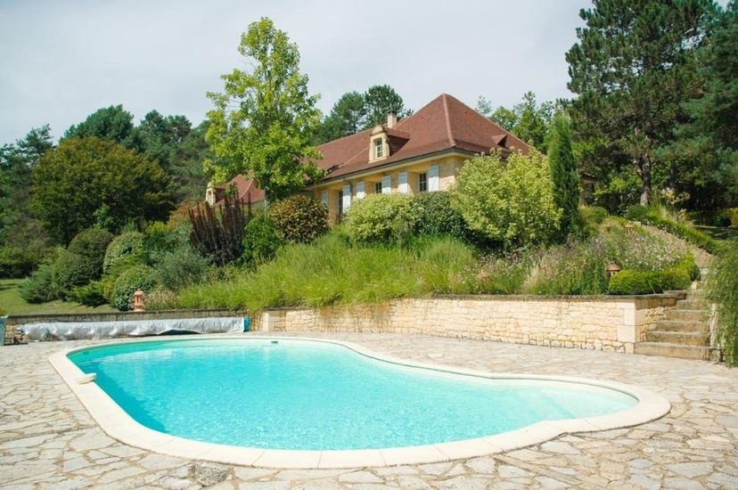 Villa in Saint-Chamassy, France