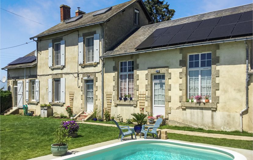 Villa in Loge-Fougereuse, France