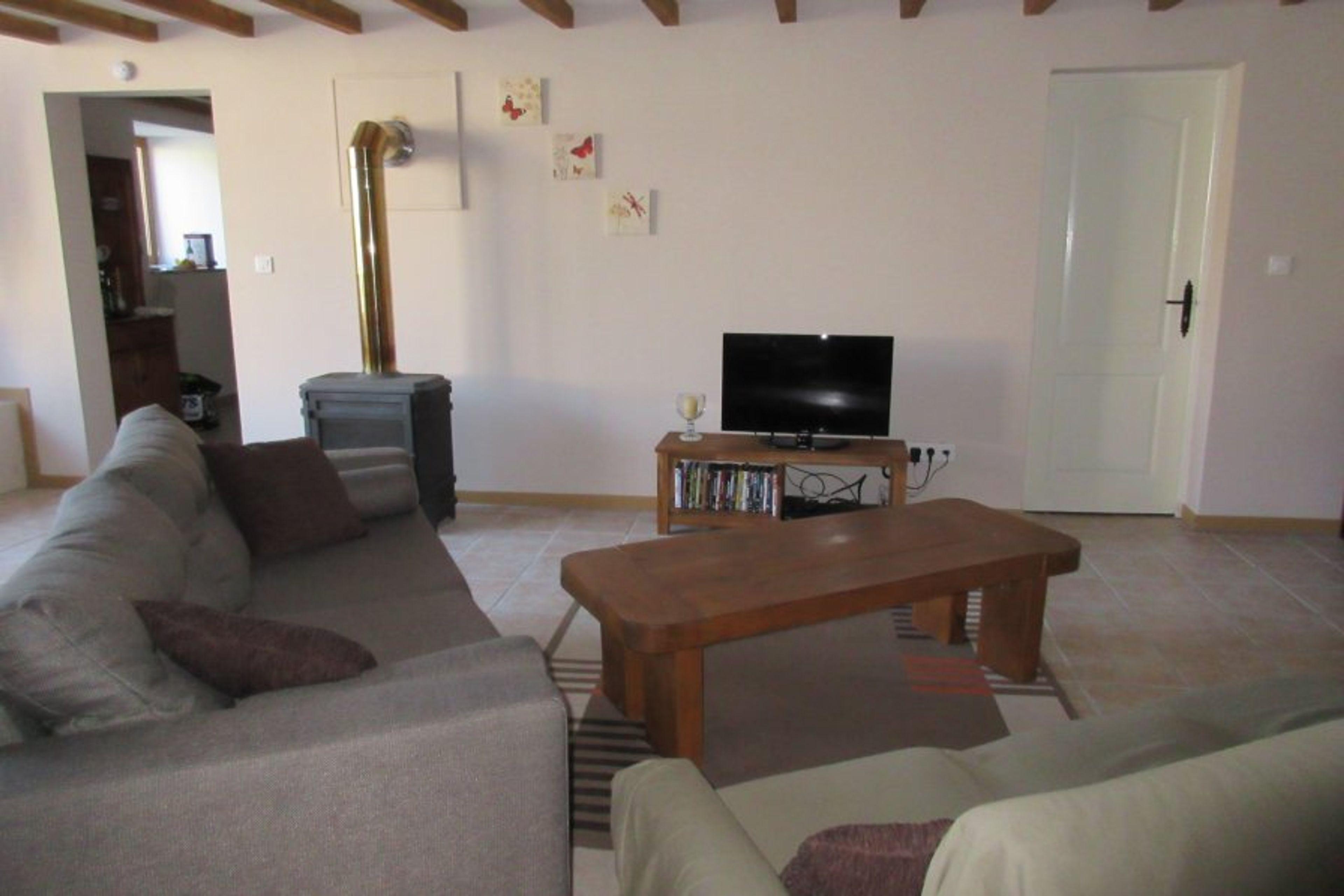 Comfortable sofas and HD TV