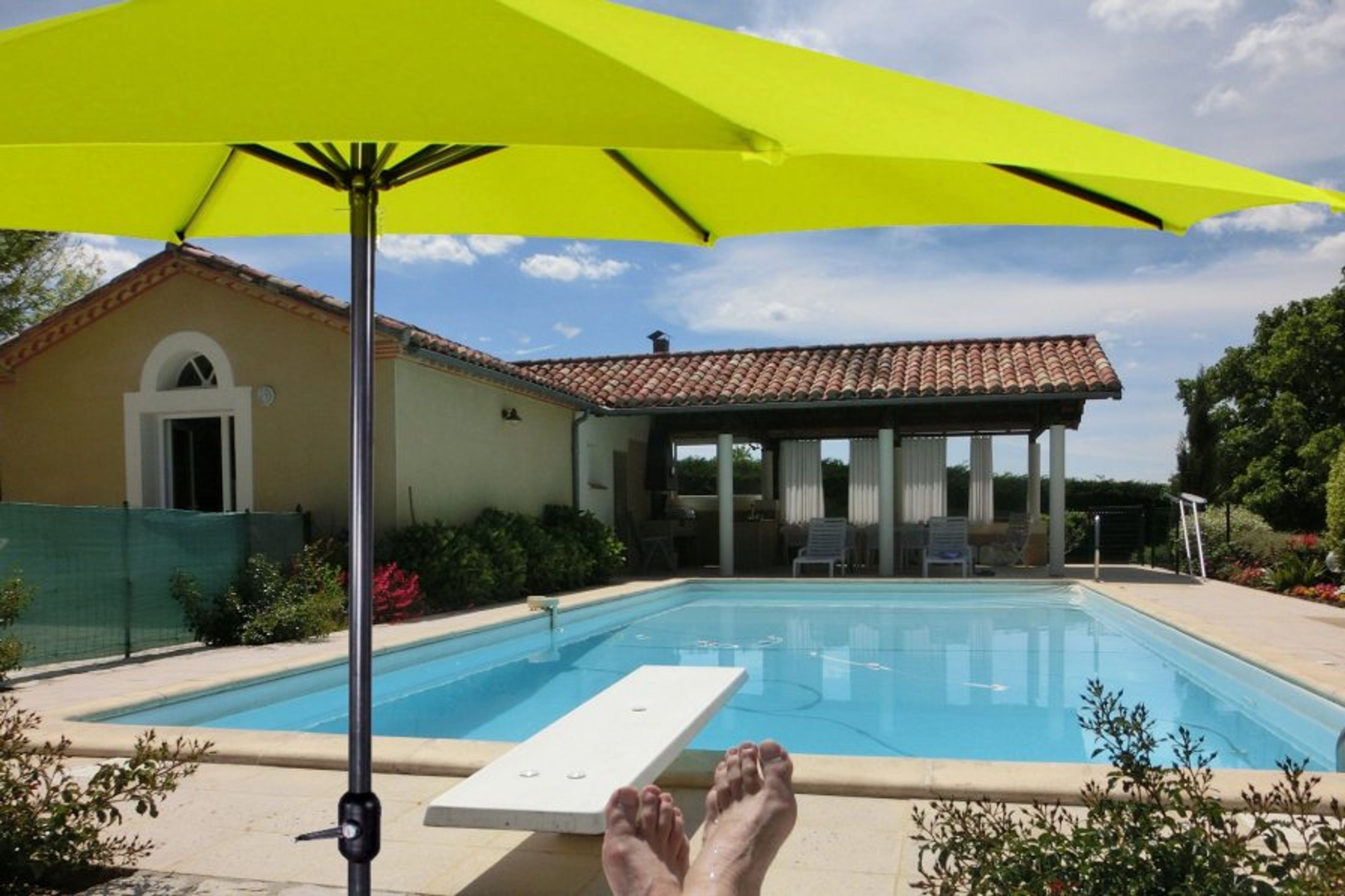 big swimming pool, shared with other gite