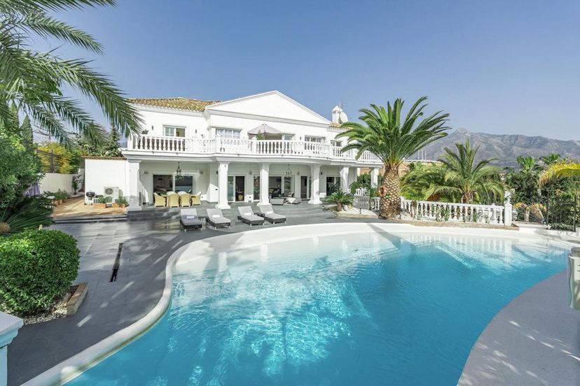 Villa in Nueva Andalucía, Spain