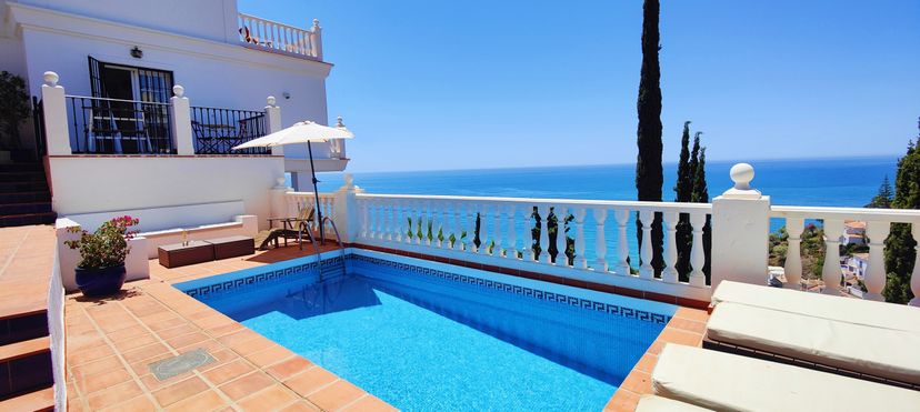 Villa in Spain, Macaca