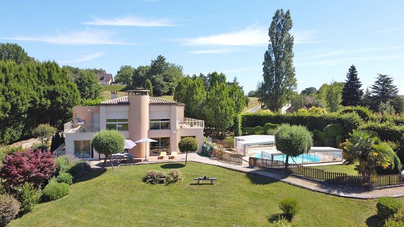 Villa in France, Simeyrols: Sky view La Rotonde, swimming pool and garden