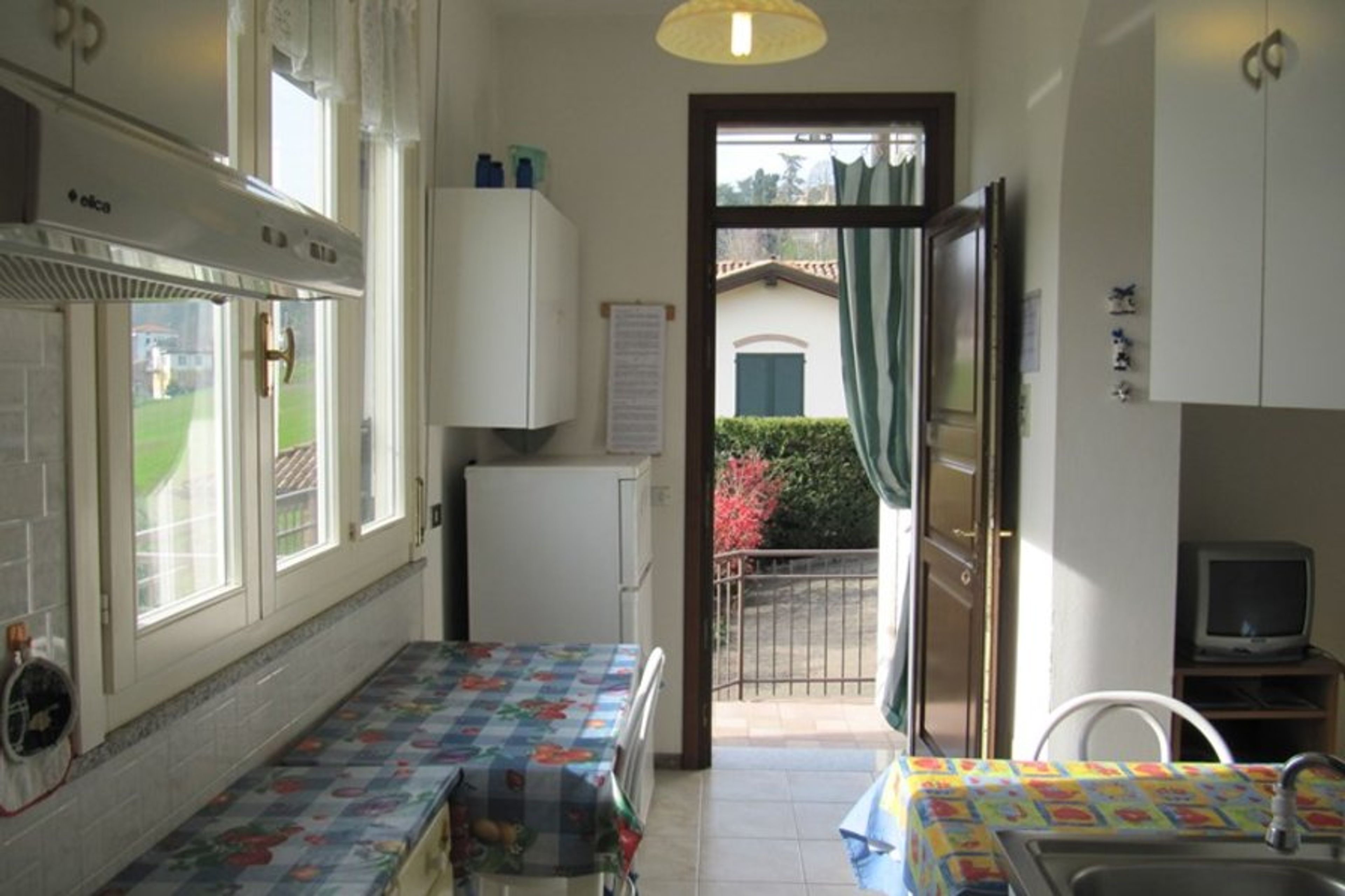 kitchen corner+dining room