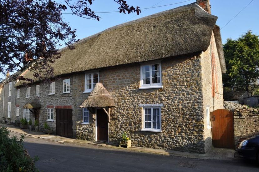 Cottage in Burton Bradstock, England