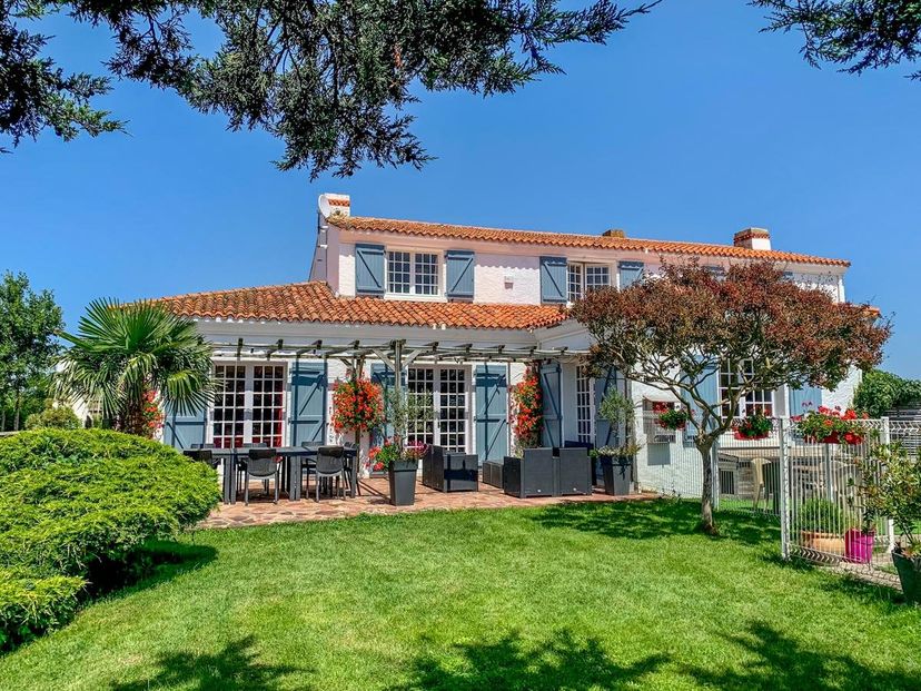 Villa in Longeville-sur-Mer, France