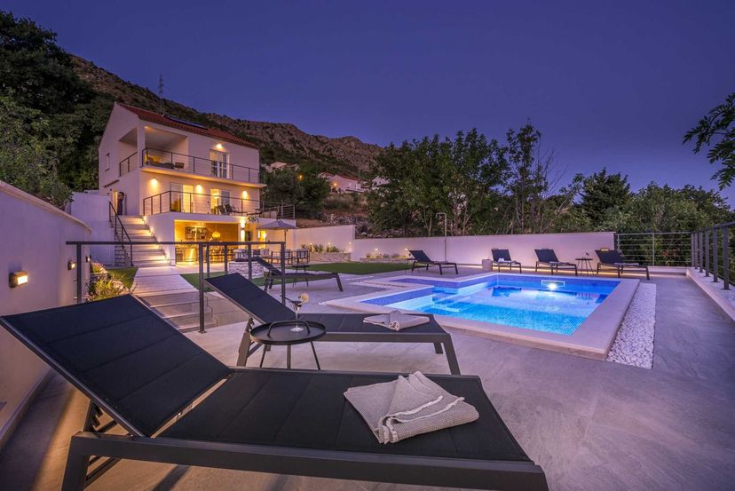Villa in Makoše, Croatia