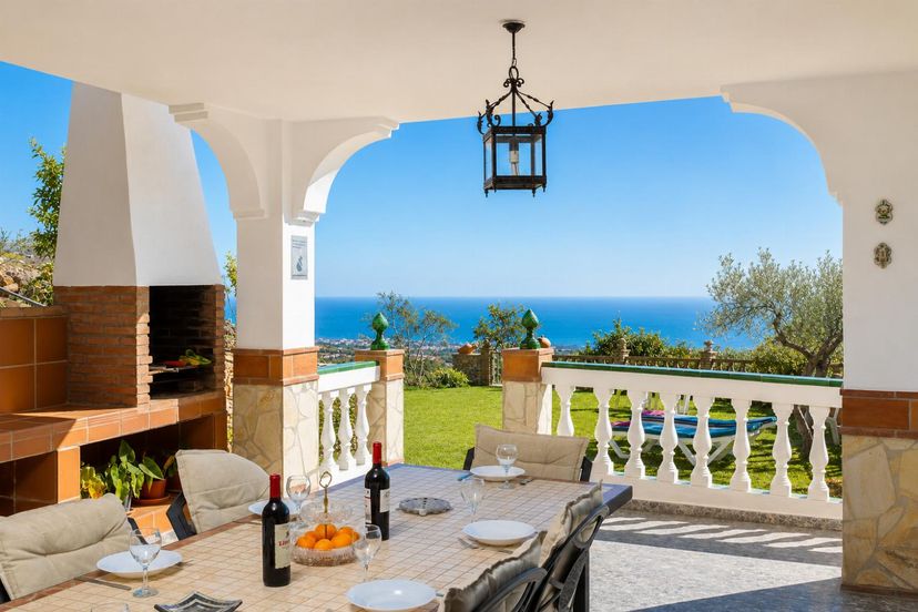 Villa in Spain, Frigiliana: Sheltered terrace area with BBQ and sea views