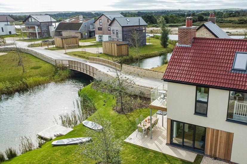 Villa in Crossways, England