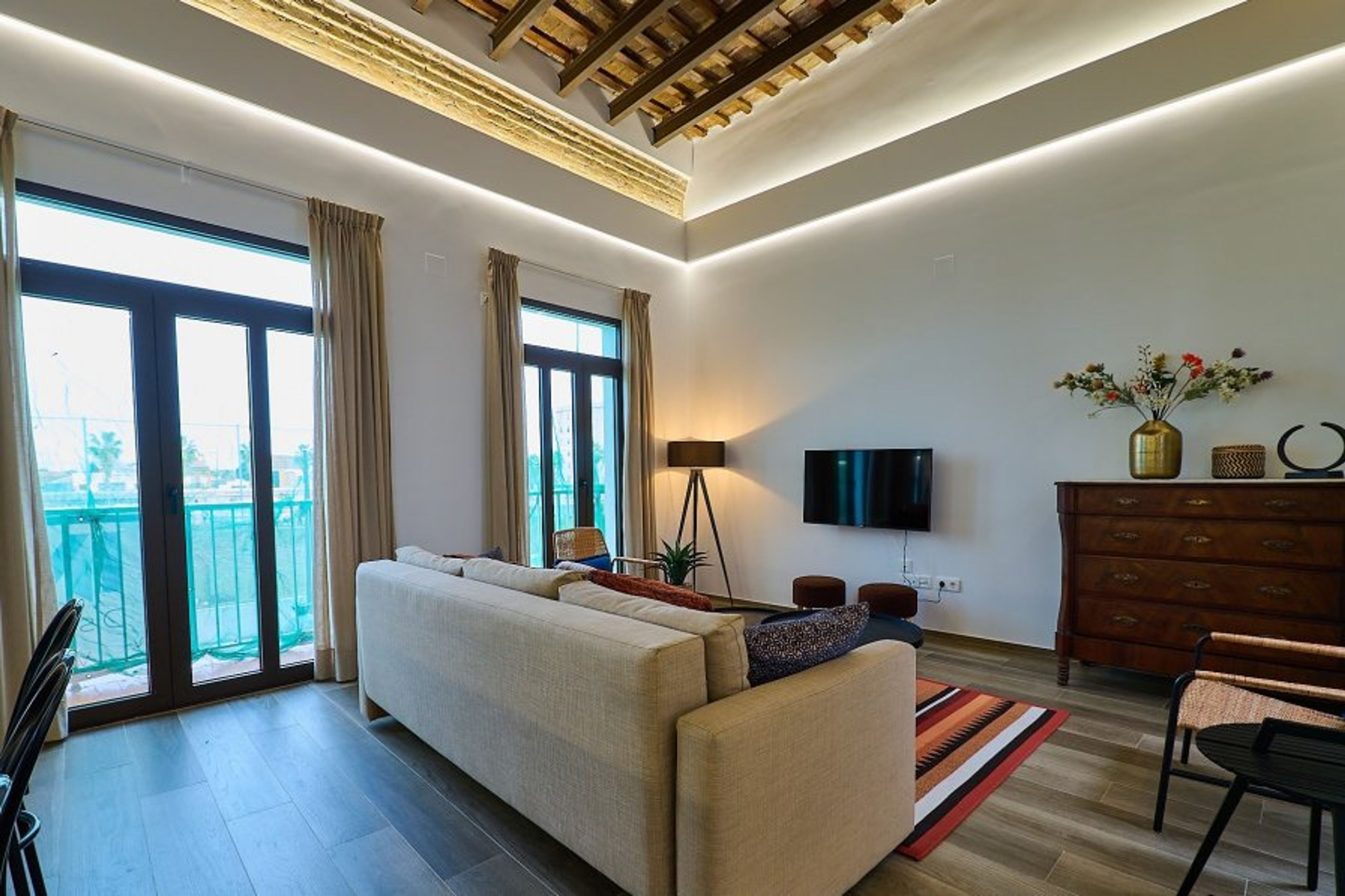 Reina 3 of Tres Reinas Valencia Apartments