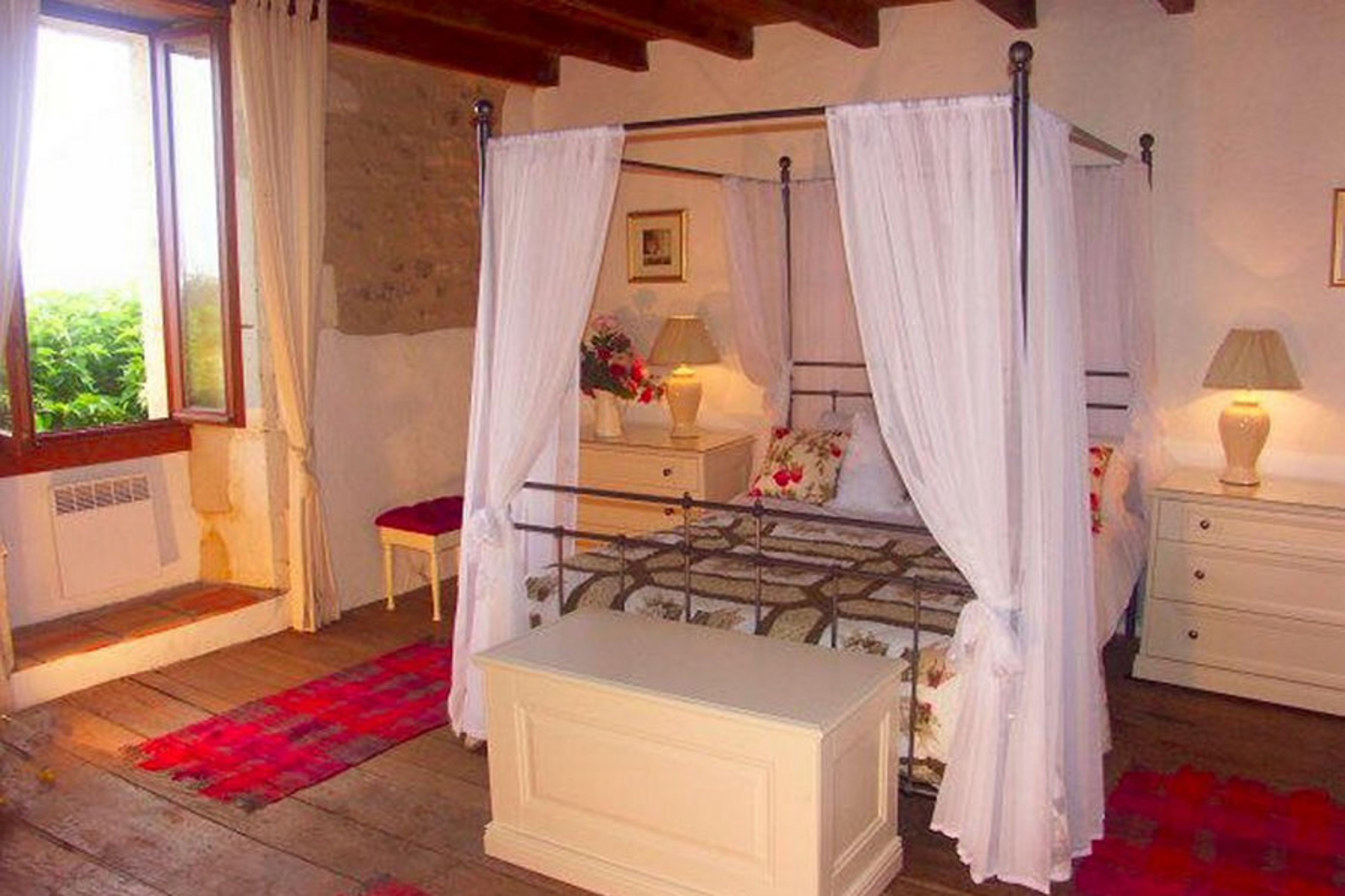 King sized master with en-suite