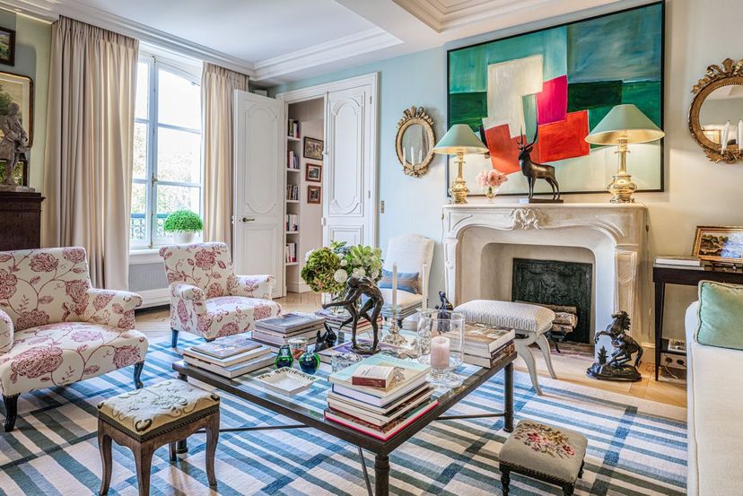 Apartment in Saint-Thomas d'Aquin, Paris