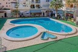 Torrevieja holiday apartment rental with shared pool