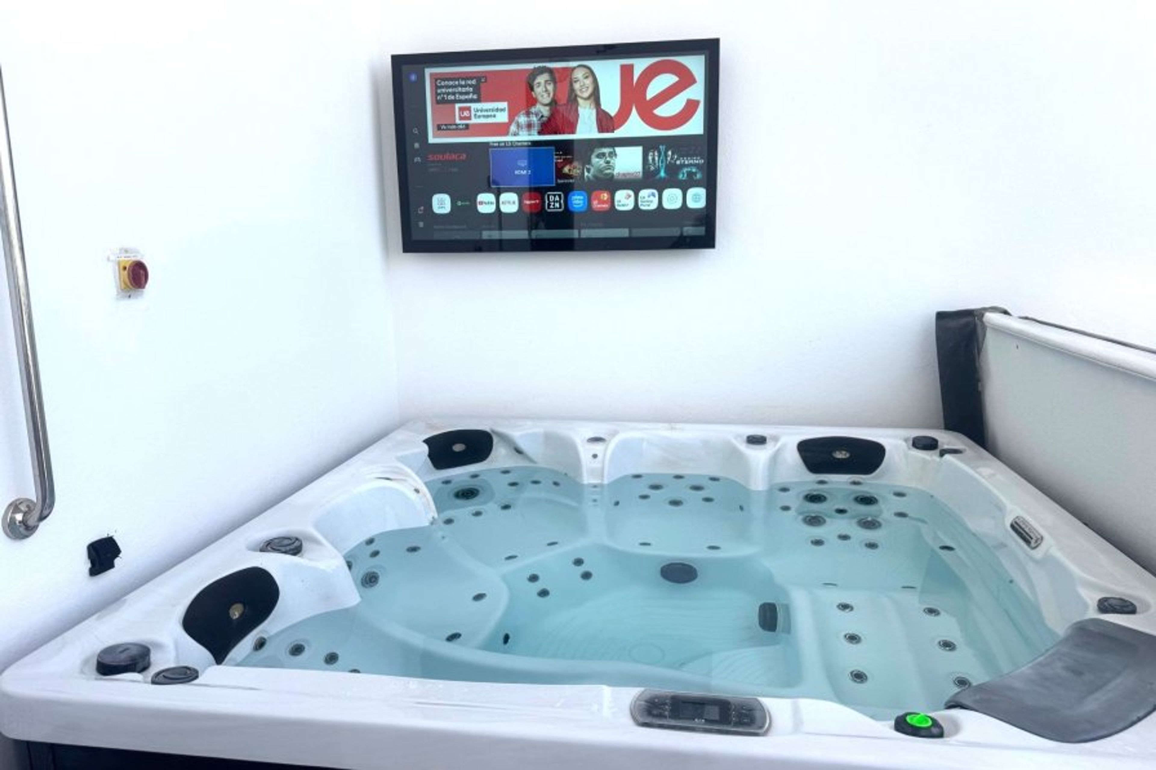 waterproof tv and hot tub 