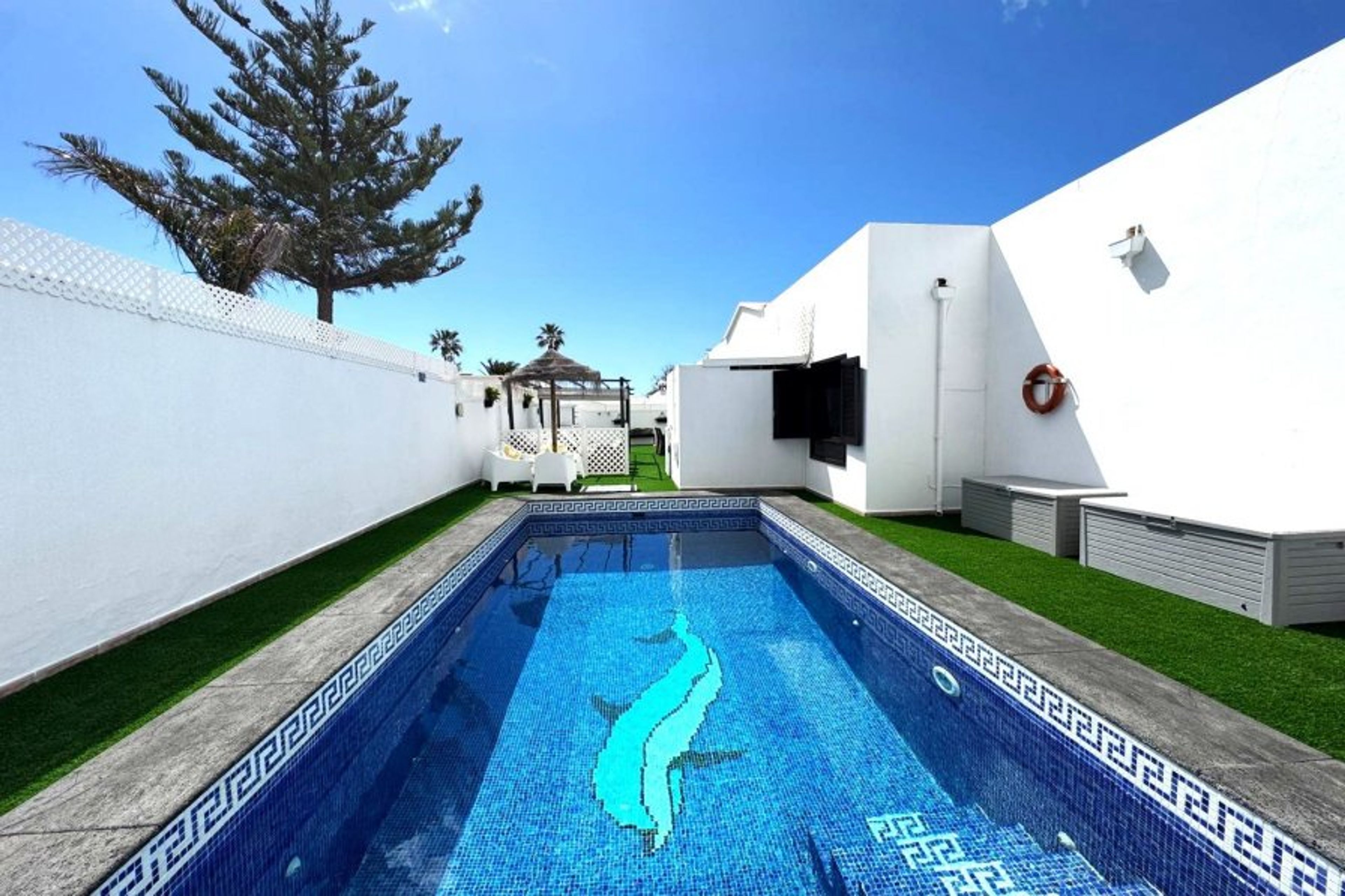 super warm gated  heated pool - heat pump set at 30 degrees
