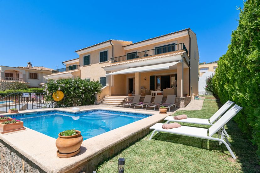 Villa in Alcanada, Majorca