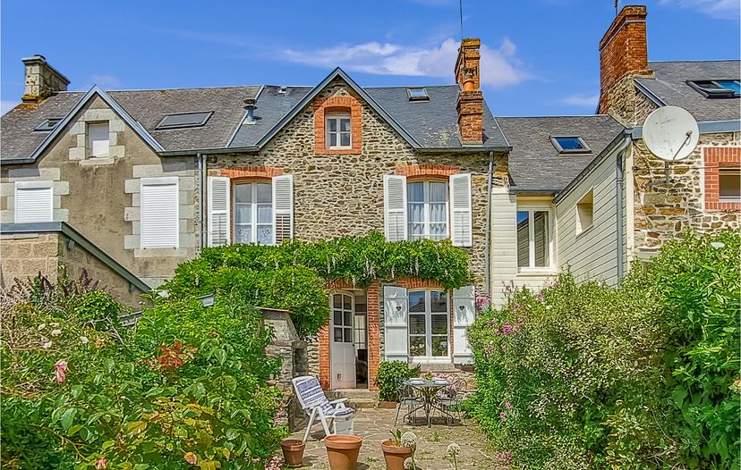 Villa in Saint-Jean-le-Thomas, France