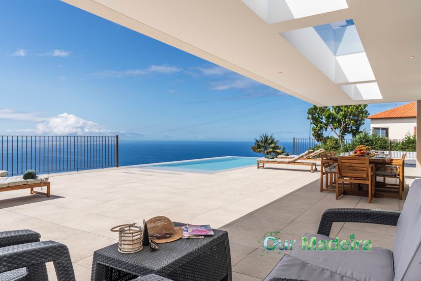 Villa in Portugal, Lombo dos Reis