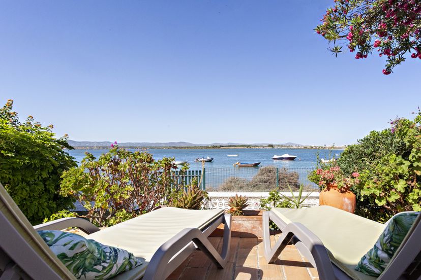 Villa in Praia de Faro Poente, Algarve