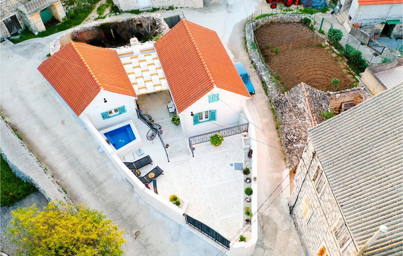 Villa in Croatia, Dračevica