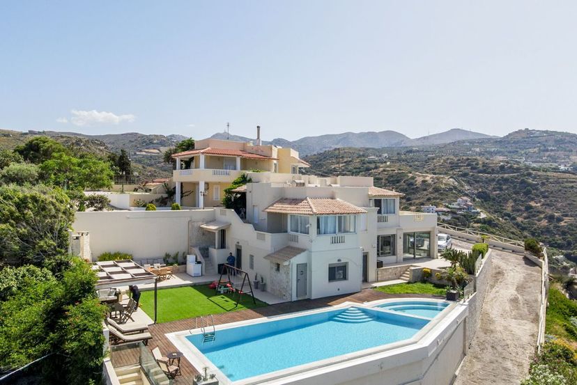 Villa in Ammoudi, Crete