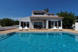 Villa to rent in the Săo Brás de Alportel Area, Algarve