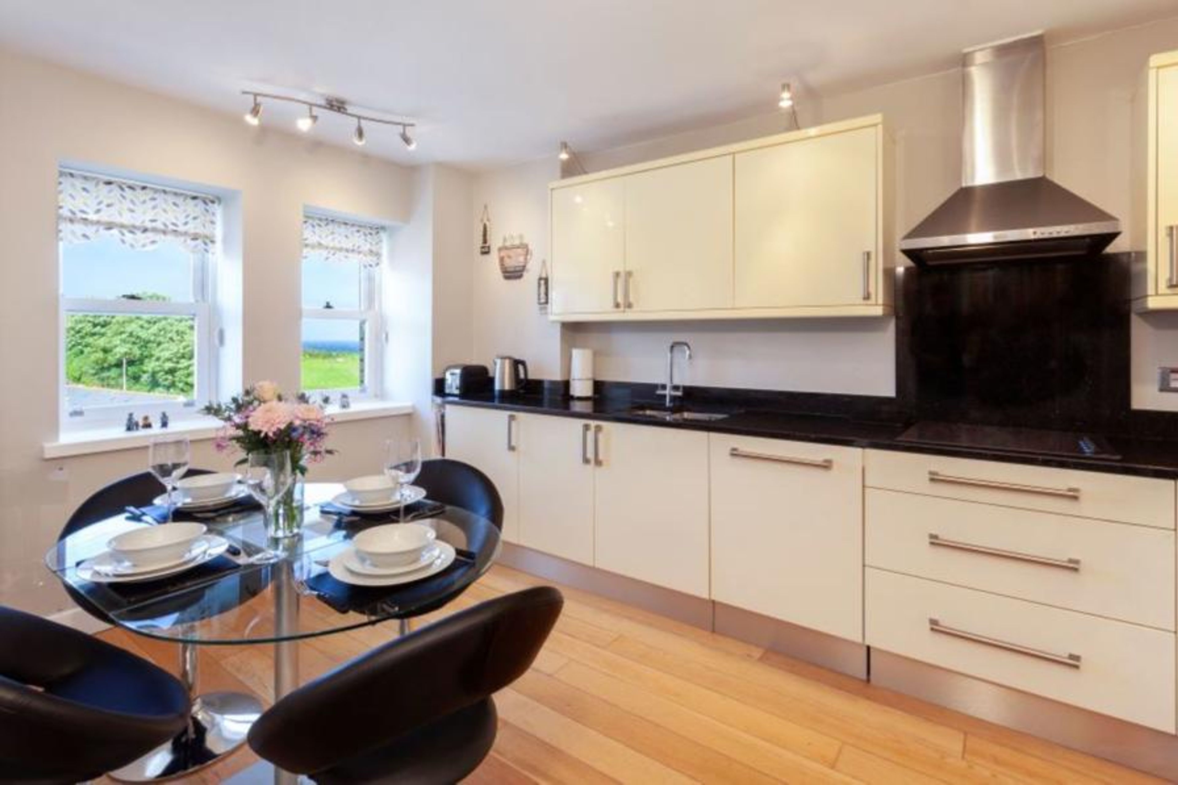 Granville Heights Kitchen Sea View