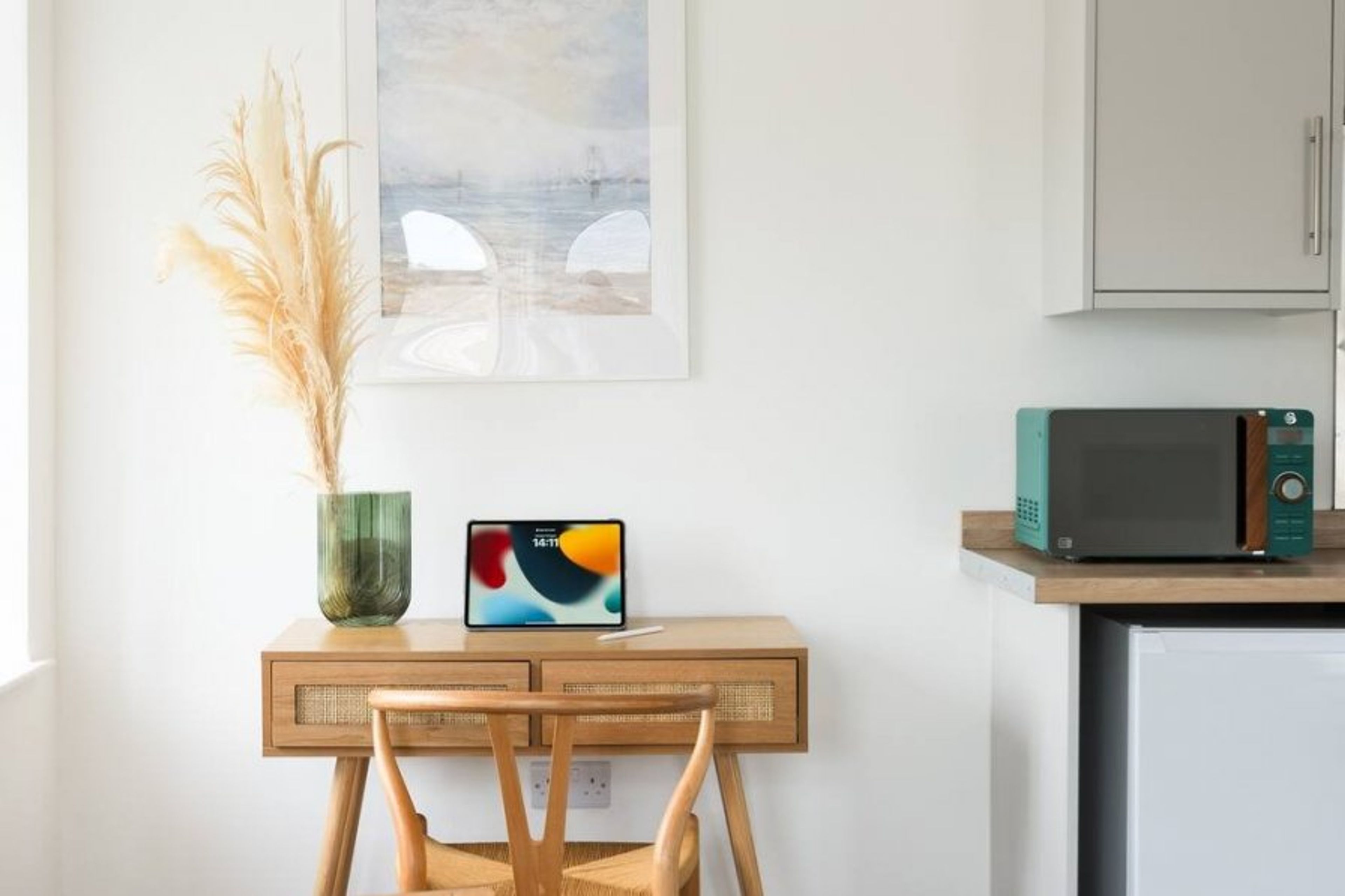 Your personal productivity desk, where creativity meets focus and ideas turn into reality.