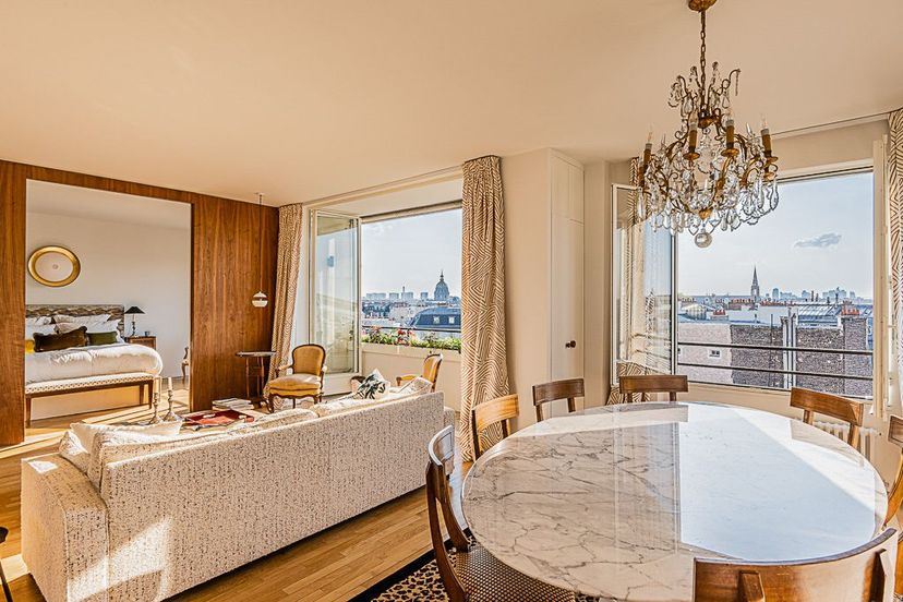 Apartment in Saint-Thomas d'Aquin, Paris