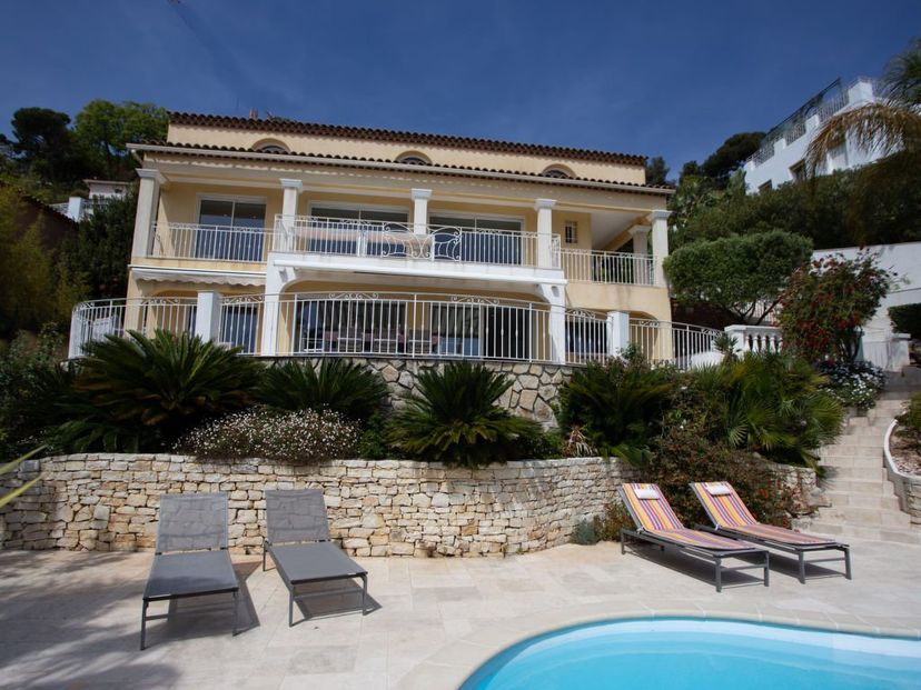 Villa in Carqueiranne, the South of France