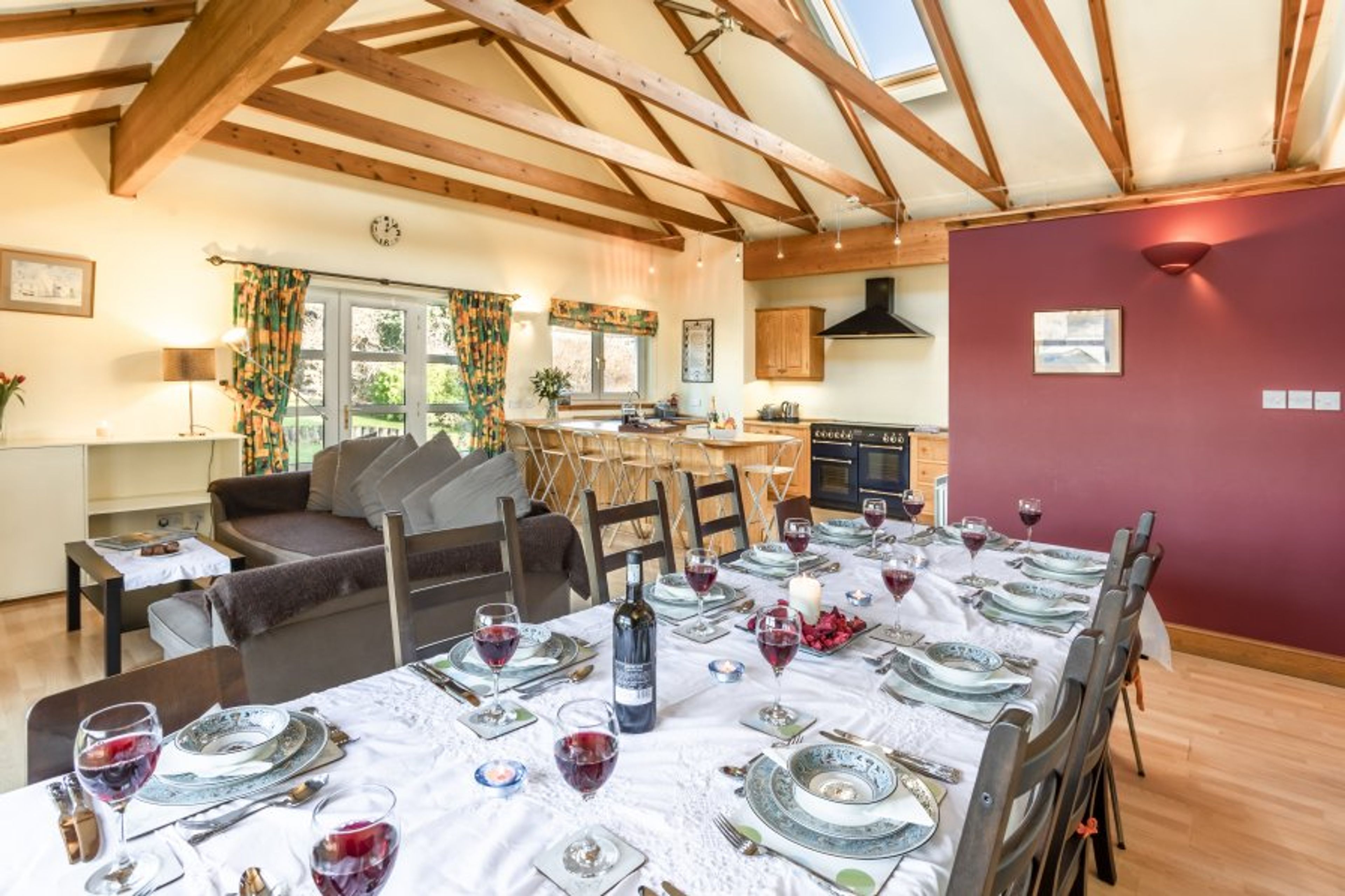 Smart and capacious kitchen-living area - ideal for entertaining