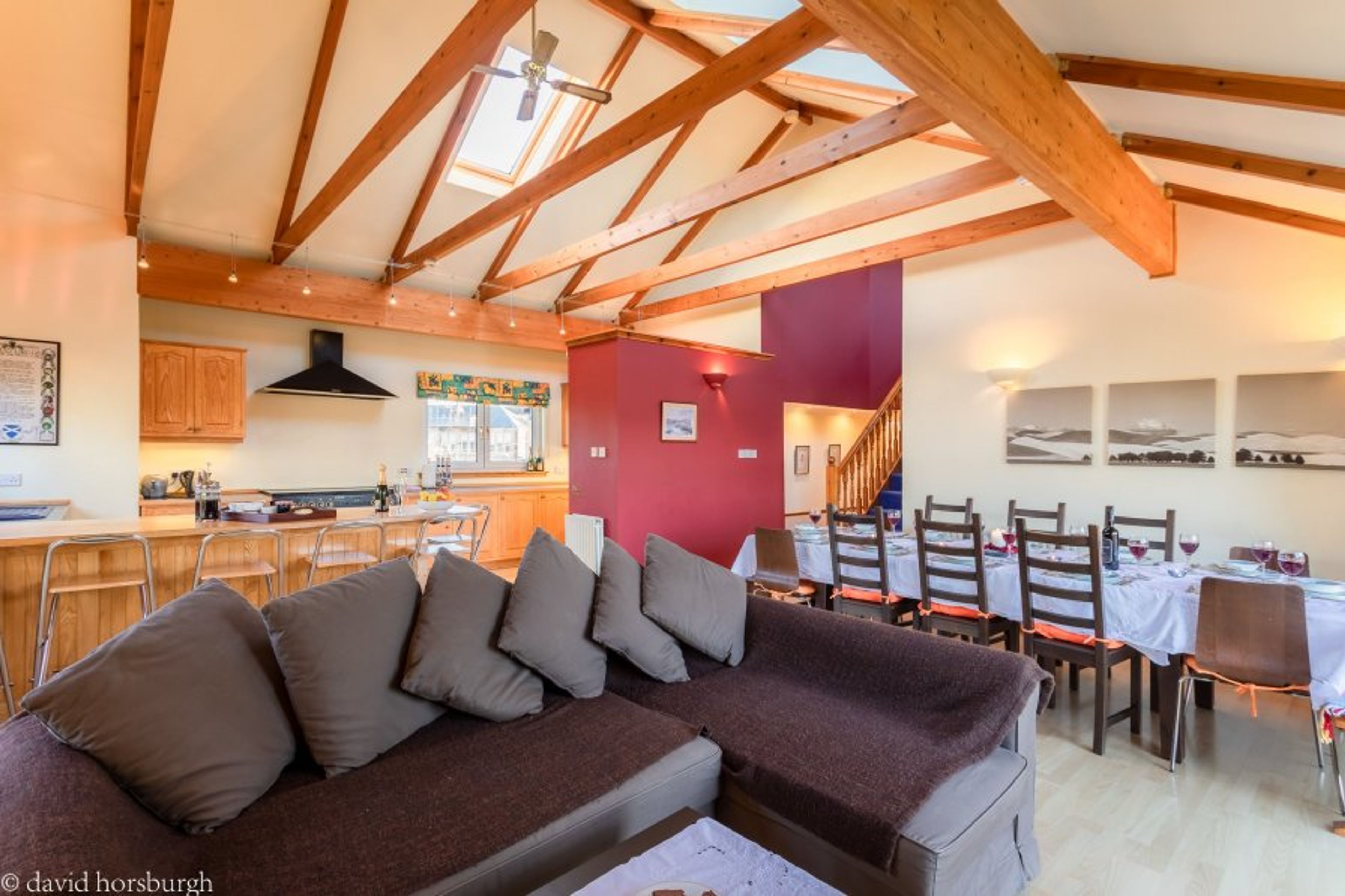 Smart and capacious kitchen-living area - ideal for entertaining