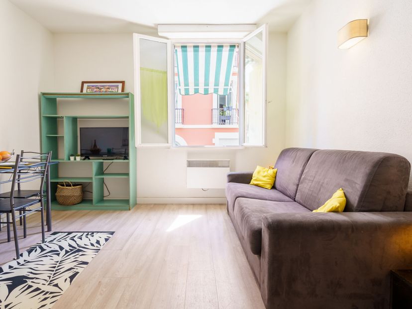 Apartment in Halles-Hurlague, France