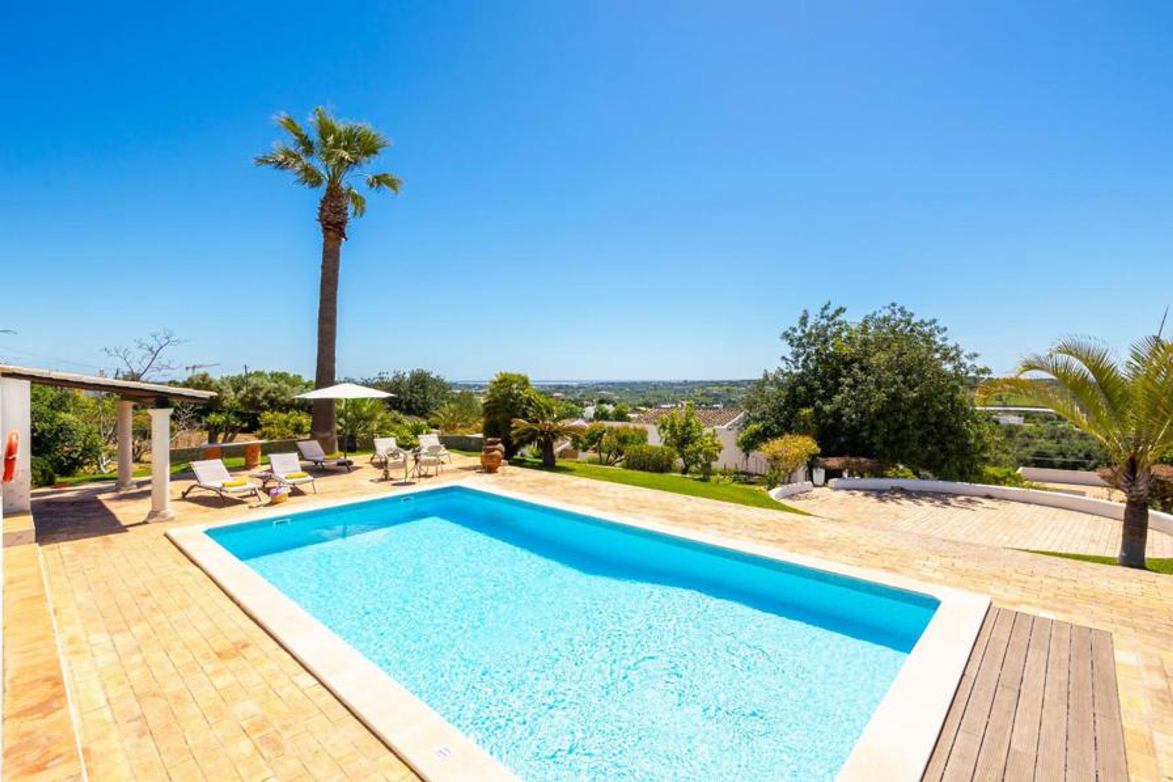 Private pool and terrace