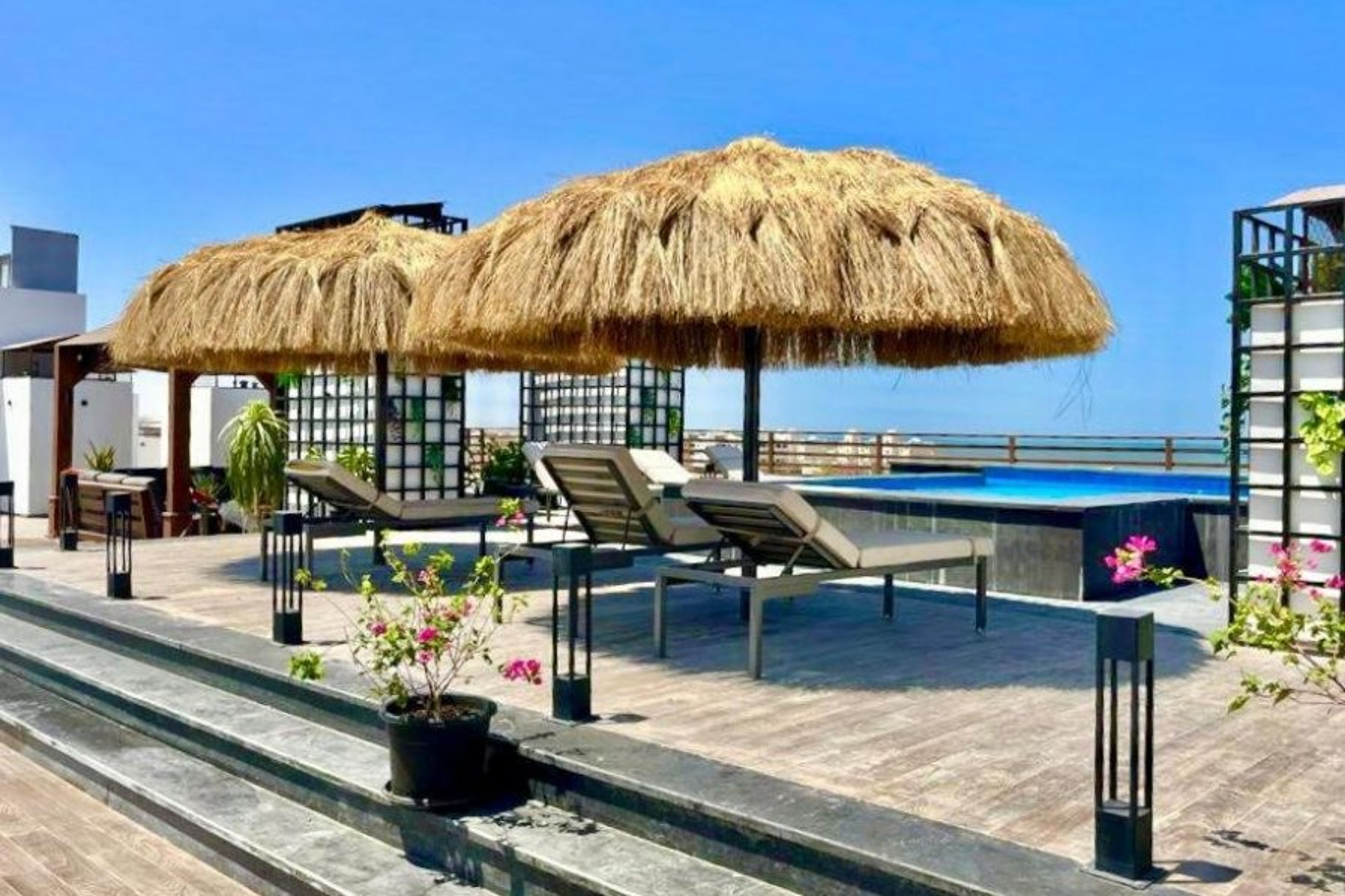 Rooftop pool