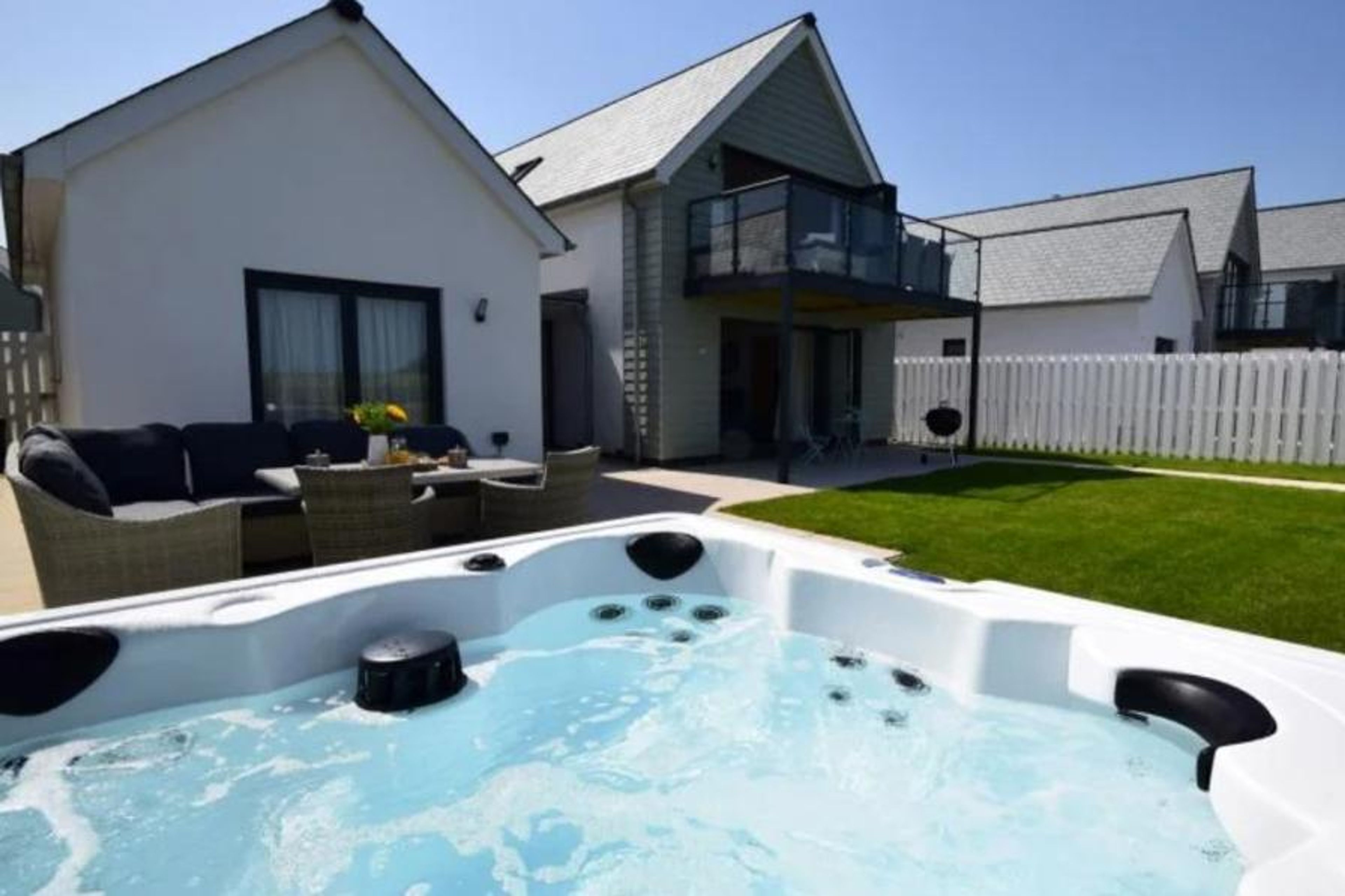 Beachlinks Hot Tub