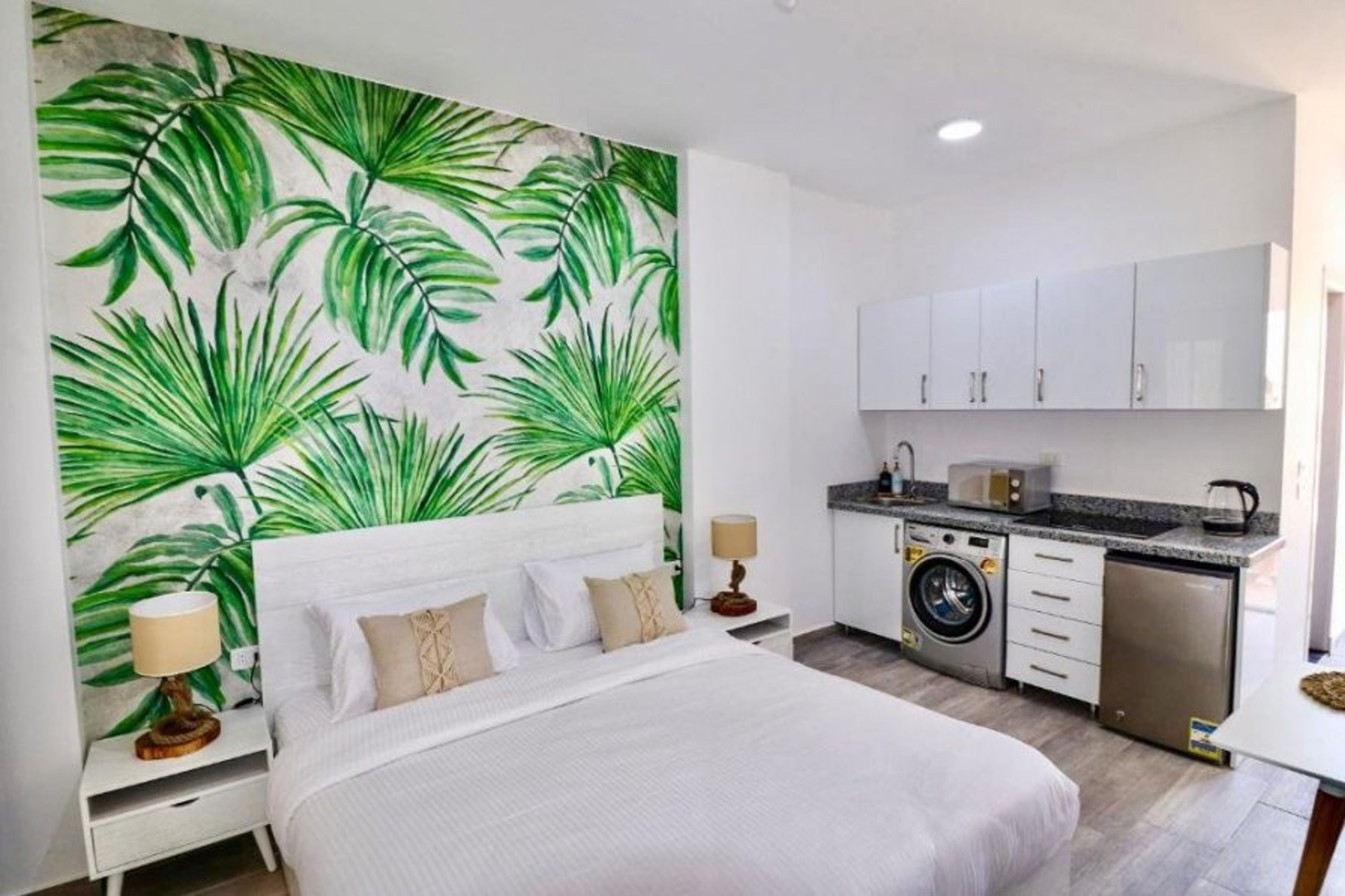 Studio apartment & fully equipped kitchen
