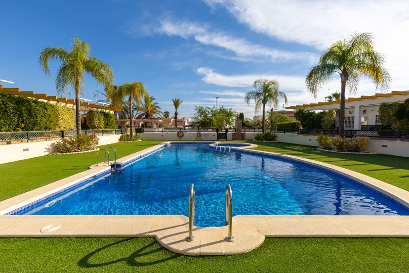 Bungalow in Mil Palmeras, Spain