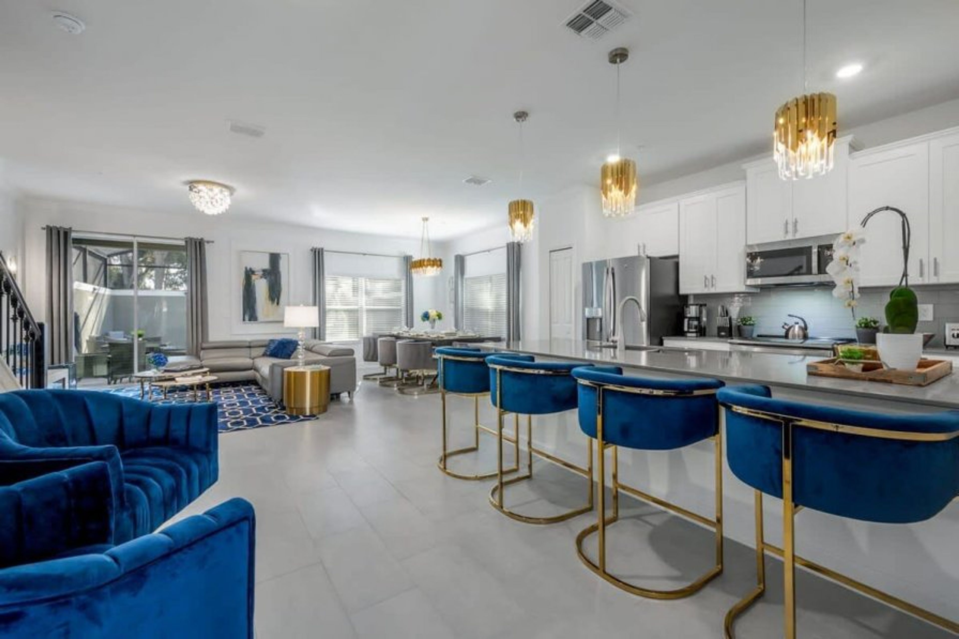 Luxury Chic, Modern Home, Prime Location | UNE Homes - Book Direct & Save