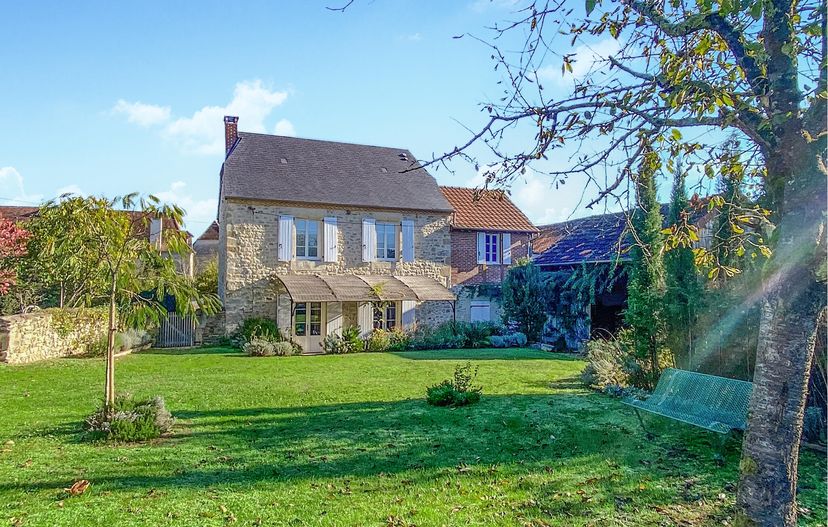 Villa in Saint-Rabier, France