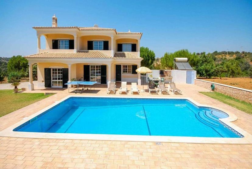 Villa in Cortelhas, Algarve