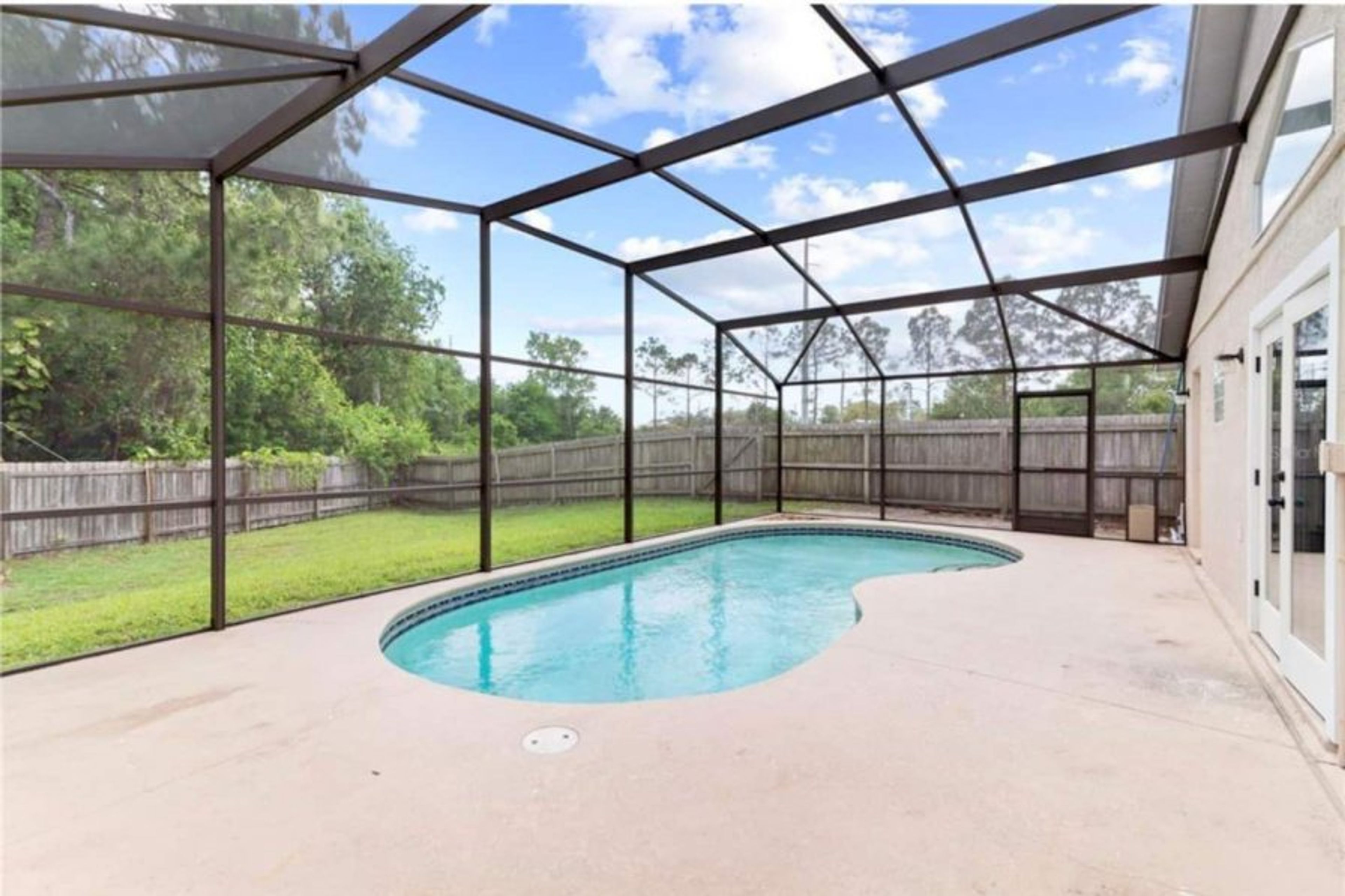 Screened pool