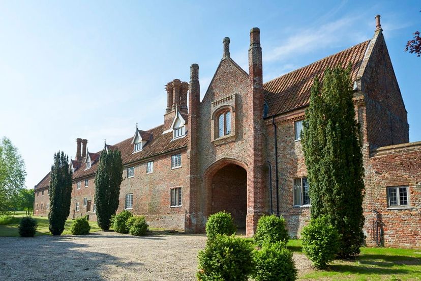 Country_house in Loddon, England