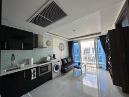 Thai holiday apartment rental with shared pool