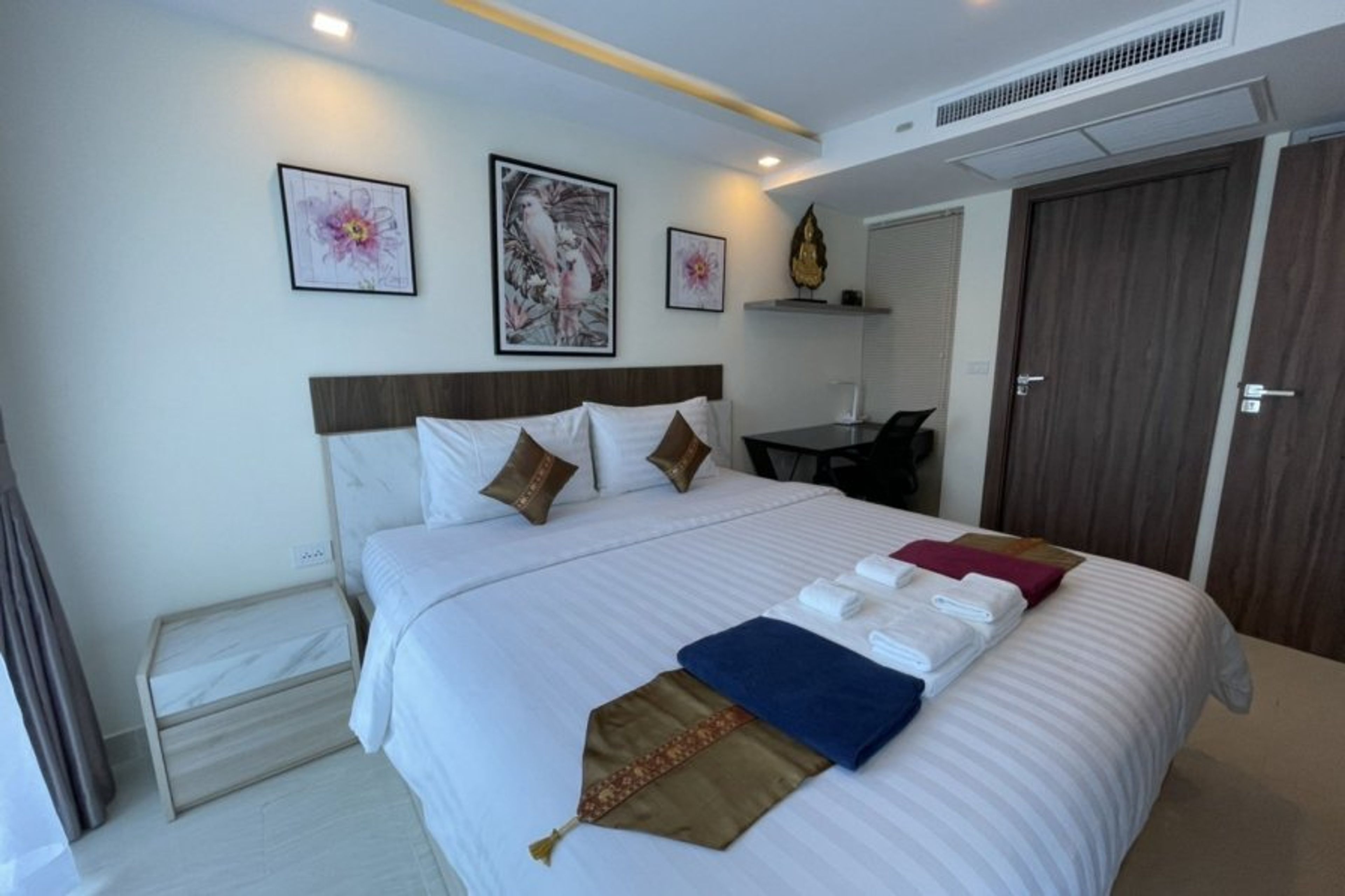 King Size Bed and Orthopaedic Mattress