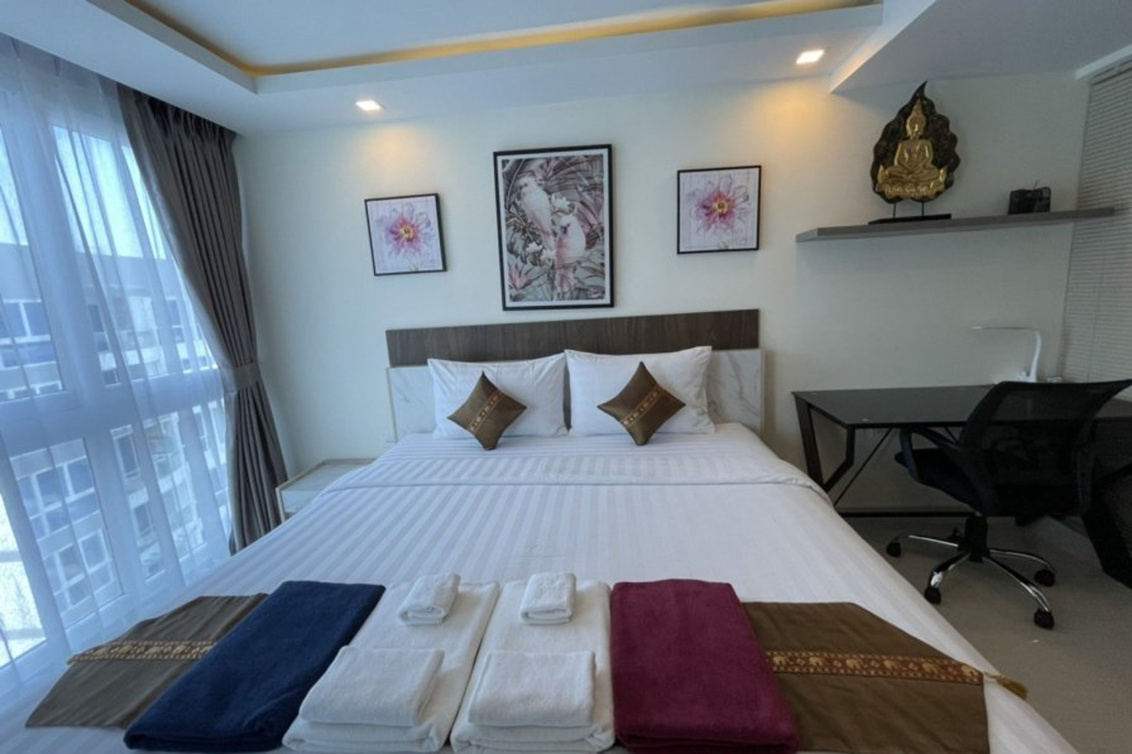 Bedroom King Size Bed