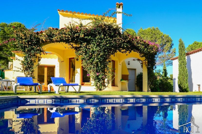 Villa in Pineda Pals, Spain