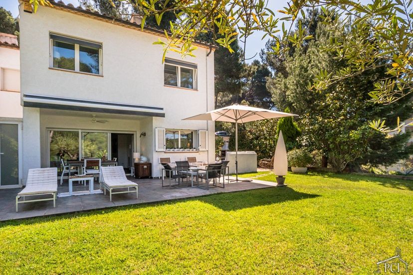 Villa in Urbanització Aigua-Xellida, Spain