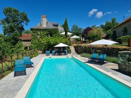 Aveyron holiday farm house rental with private pool