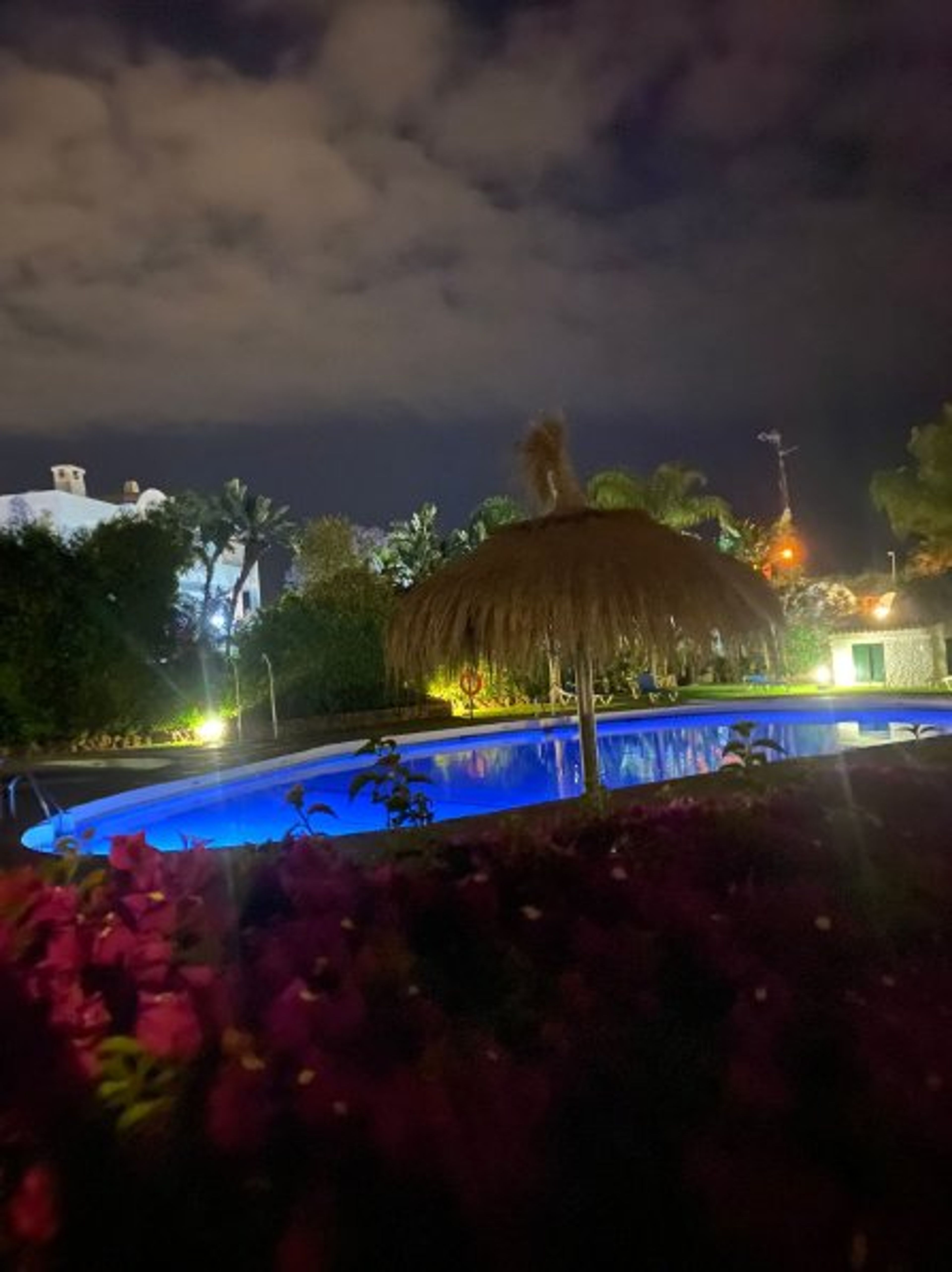 THE POOL IS OPEN ALL YEAR ROUND. RELAXED QUIET PRIVATE AREA.